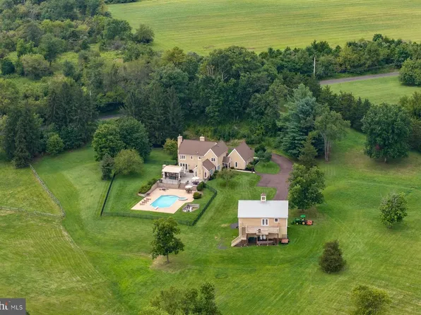 98 Cressman Rd, Telford, PA 18969