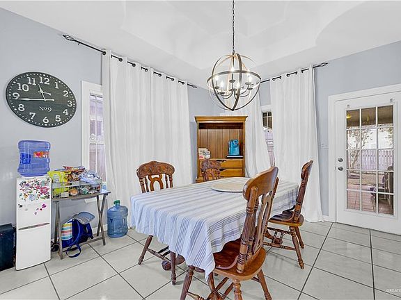 5th image of 1358 La Ciniega Dr