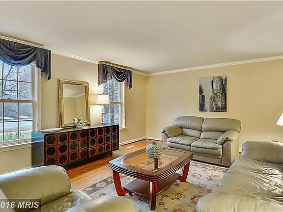 4th image of 9222 Hidden Creek Dr