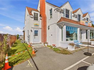 706 Park Ave, Portsmouth, RI 02871