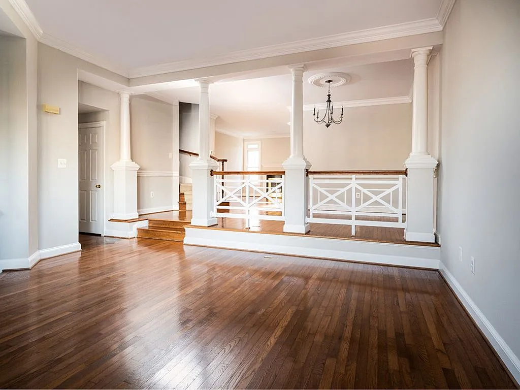 3 bed, 3.5 bath, 1858 sqft, $3,850 — Photo 4