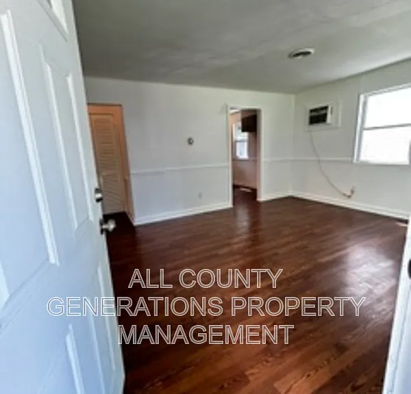 165 Bellfield Ave — Photo 2
