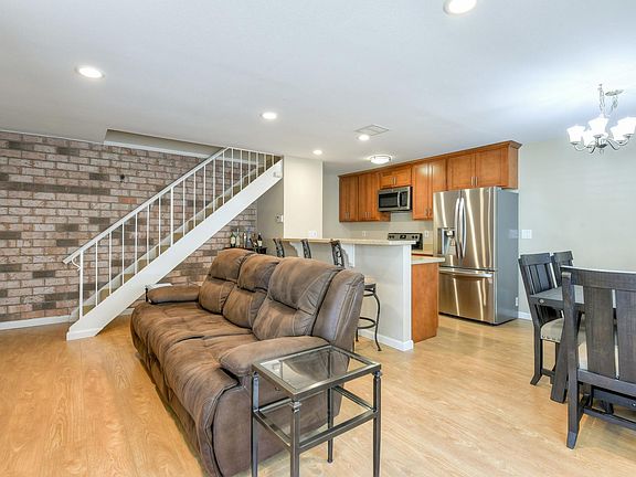 3rd image of 758 Warring Dr APT 2