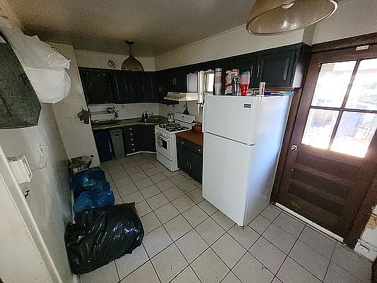 1st image of 2062 33rd St #1