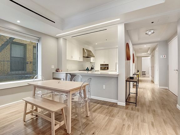 3rd image of 207 W 75th St #3A
