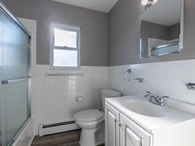 15 Saint Johns Pl — Photo 7