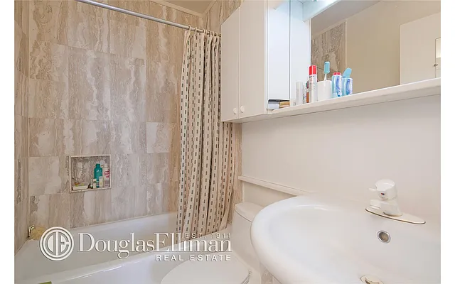 Rented by Douglas Elliman | media 22