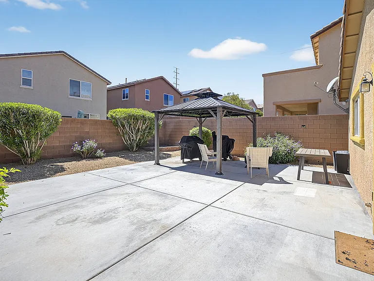10847 Iona Island Ave — Photo 36