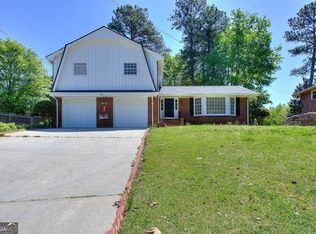 909 Holly Hedge Rd, Stone Mountain, GA 30083