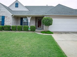 2106 W J St, Jenks, OK 74037