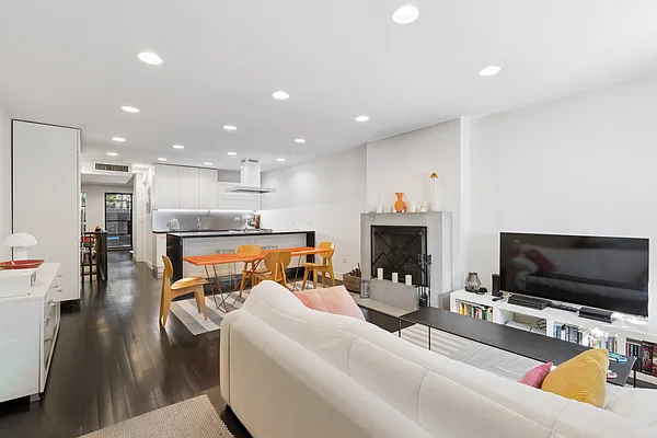 Living room, photo 3