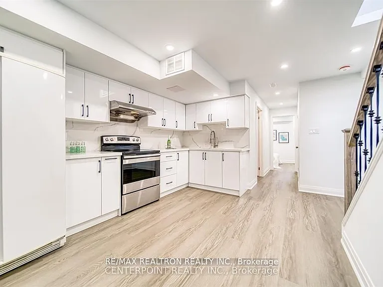 225 Webb St #BASEMENT — Photo 2
