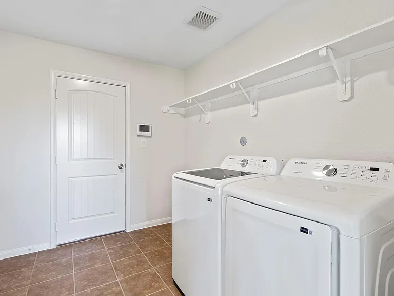 9006 Sasson Blvd — Photo 29