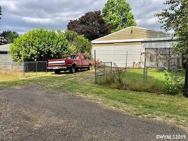 2nd image of 2006 41st St SE