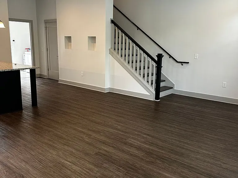 Heritage East Apartments — Photo 16