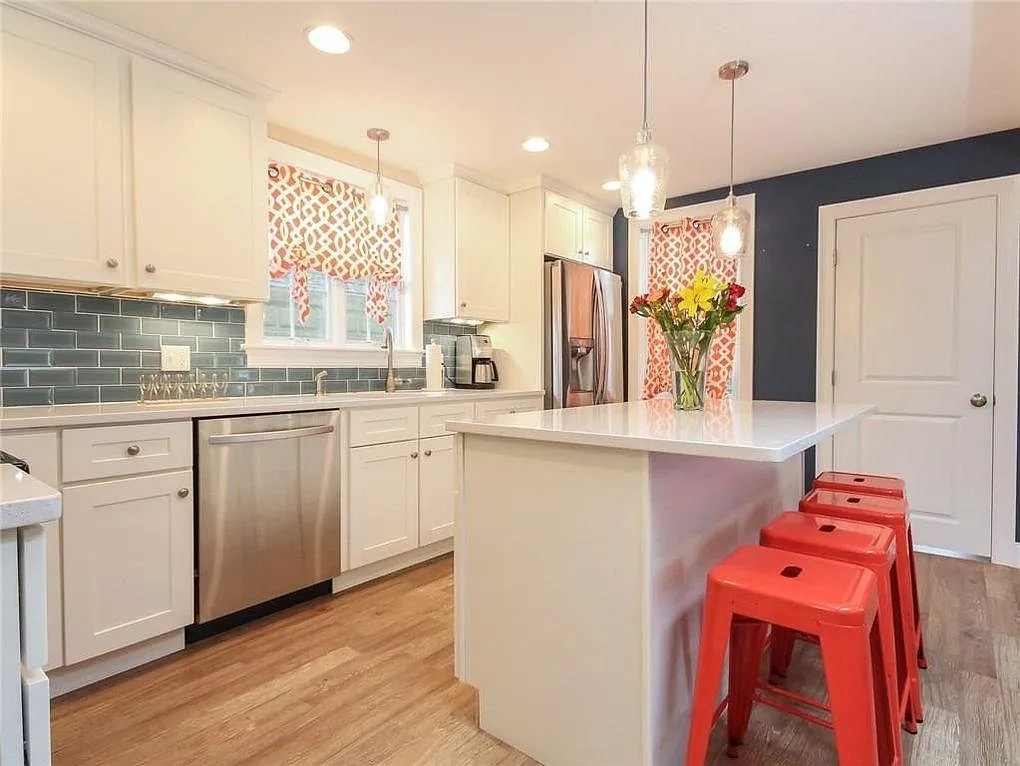 3 bed, 2.5 bath, 1200 sqft, $2,900 — Photo 3