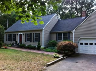 17 Deer Hill Rd, Hamden, CT 06518