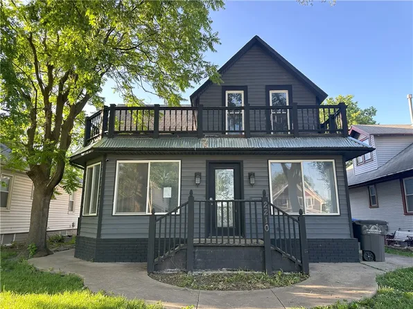 2210 E Walnut St, Des Moines, IA 50317