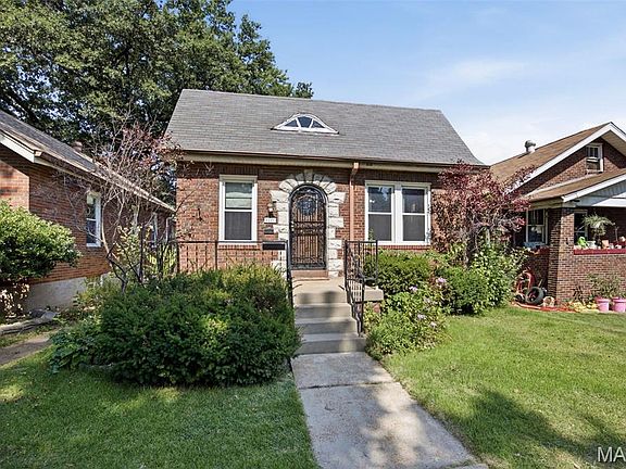 3rd image of 5223 Dewey Ave