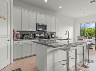 11633 SW 13th Dr, Pembroke Pines, FL 33025