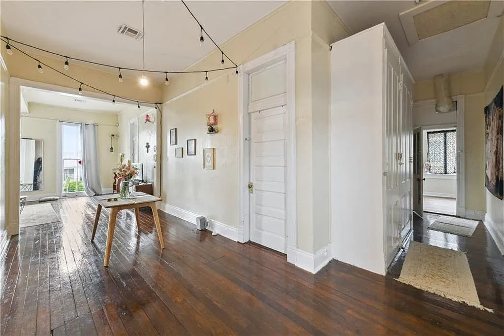 2238 Jefferson Ave — Photo 3