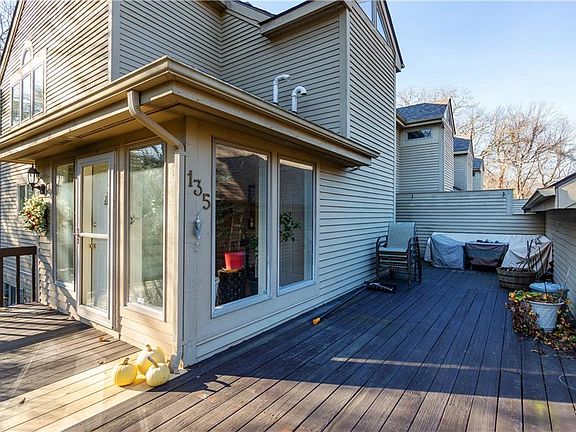 3rd image of 135 Pine Glen Dr