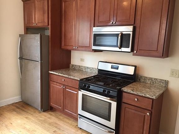 4th image of 3523 W Fullerton Ave #Ch