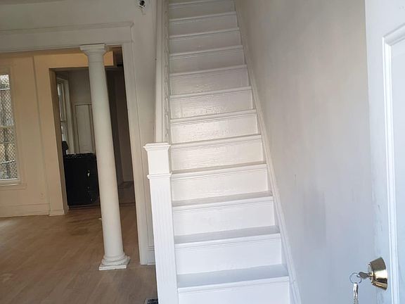3rd image of 128 N Lindenwood St #126