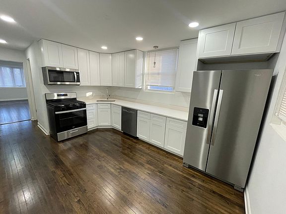 2nd image of 3138 N Saint Louis Ave #2