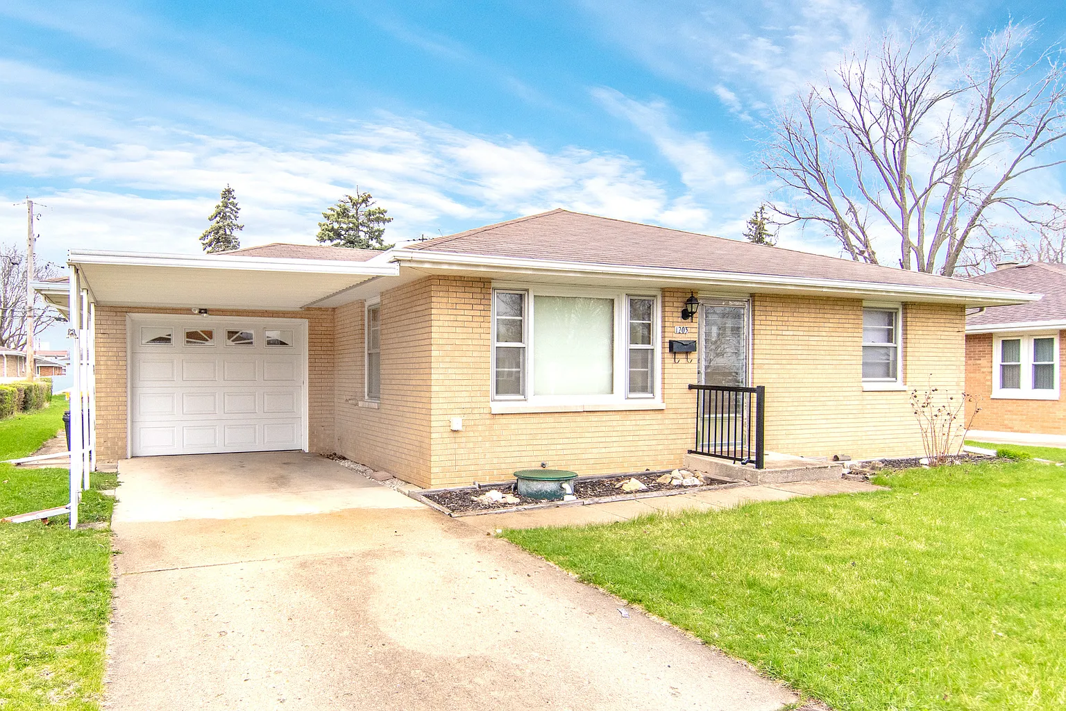1203 N May St photo 1