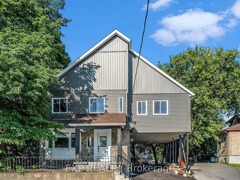 838 Saint Laurent Blvd #3