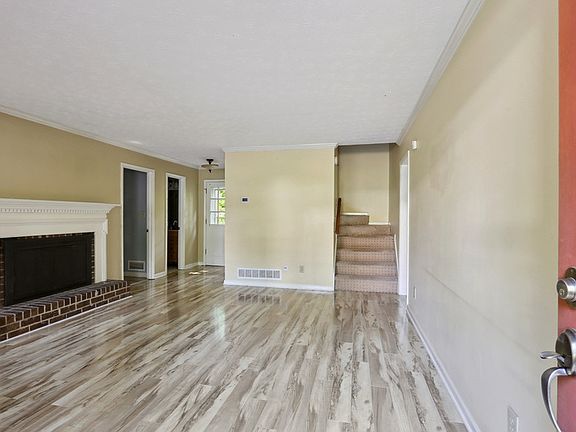 3rd image of 171 Forest Ln NW