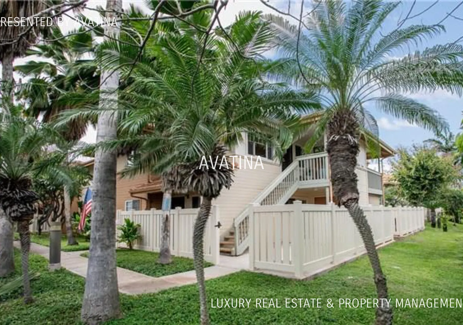Fantastic top corner Condo with nice views! — Photo 2