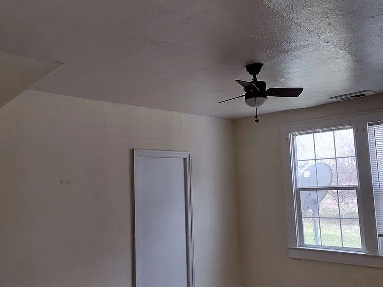 180 Pine St — Photo 6