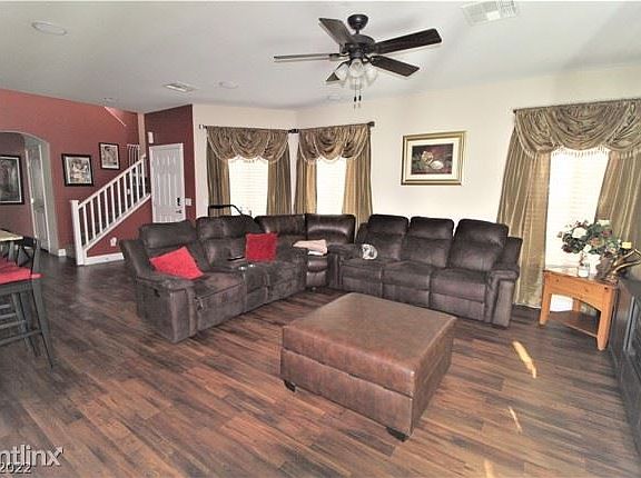 4th image of 9581 Greensburg Ave