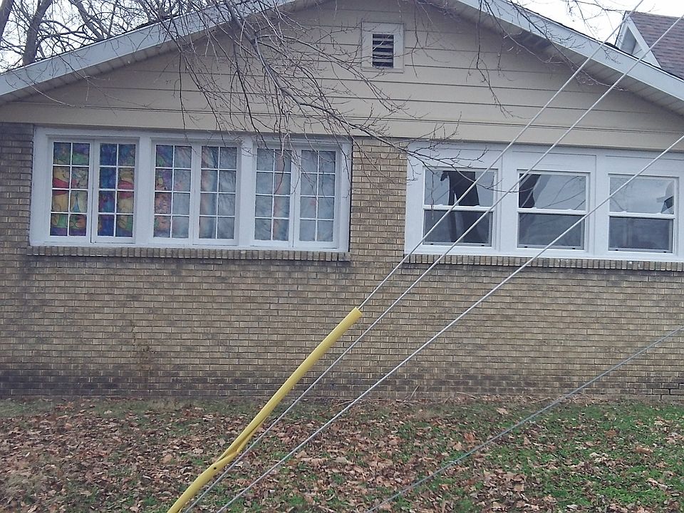 1st image of 354 W 31st St