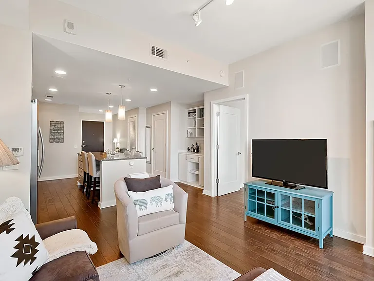 1212 Laurel St #1206 — Photo 10