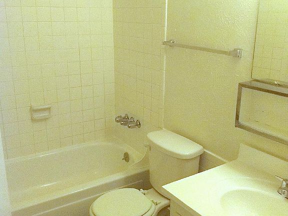 3rd image of 307 Cornell Dr SE #1