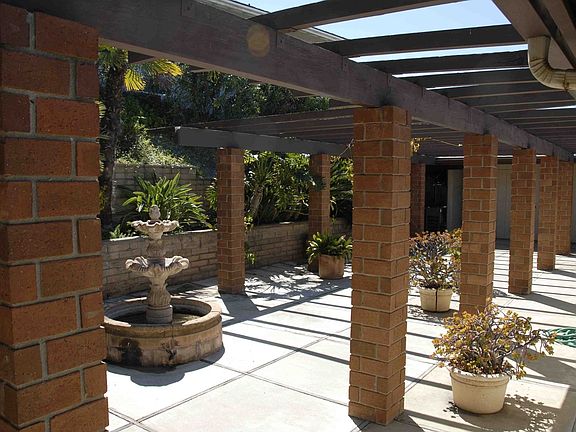 Back/side patio area 