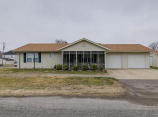 102 W James St, Caseyville, IL
