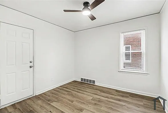 11276 Somerset Ave — Photo 12
