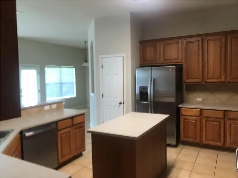 913 Rochester Castle Way — Photo 10