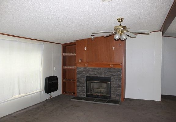 3rd image of 213 Ashwood Ln