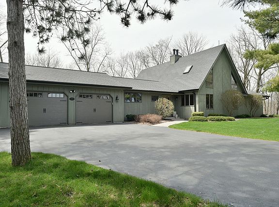 3rd image of 2591 Covel Dr