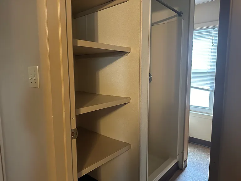 733 Locust St — Photo 6