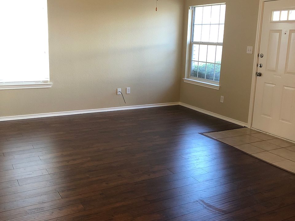2nd image of 428 Blake Ln