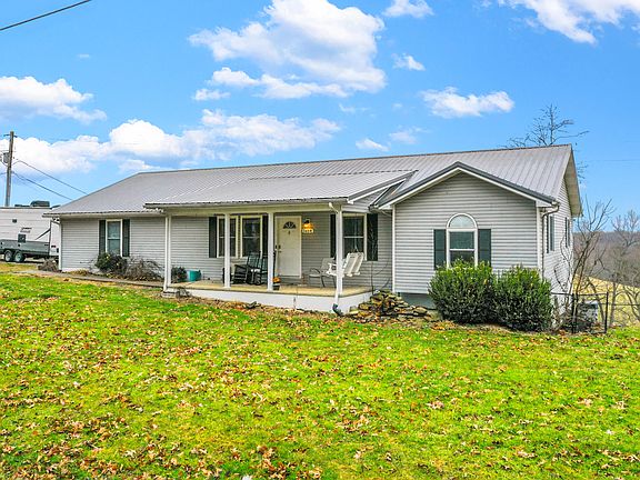 3rd image of 1484 W Pine Hill Rd