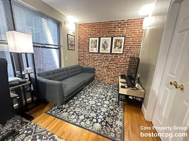 1 bed, 400 sqft, $2,600 — Photo 4