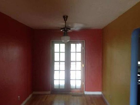 3rd image of 824 Palomas Dr SE