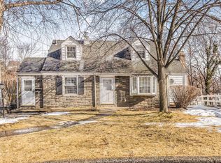 10 Hearthstone Rd, Yonkers, NY 10710